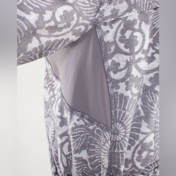 Lululemon | Travel To Track Jacket Beachy Floral White Fossil Athleisure Size 4 - Picture 6 of 16